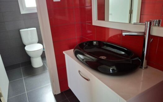 Bungalow 4 Bedroom House in Ekali with electrical appliances & photovoltaics