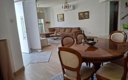 3 Bedroom well built house in Ekali furnished with photovoltaics