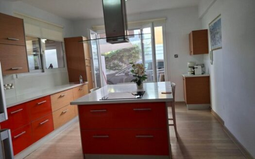 3 Bedroom well built house in Ekali furnished with photovoltaics