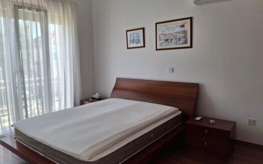 3 Bedroom well built house in Ekali furnished with photovoltaics