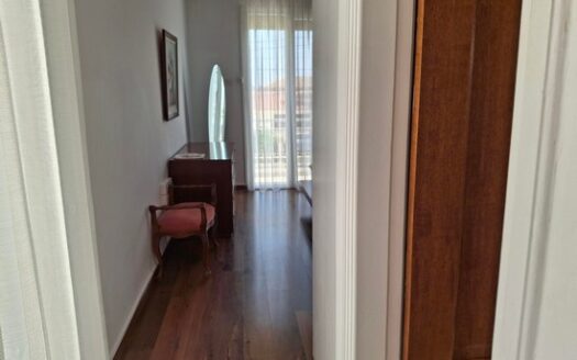 3 Bedroom well built house in Ekali furnished with photovoltaics