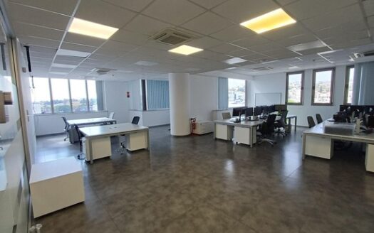 Luxury Whole Floor Office 800m2 prime location