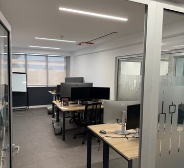 Stunning whole floor office 700m2 prime location