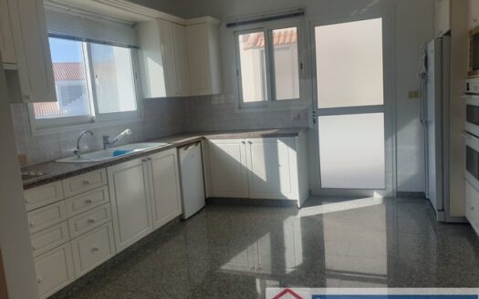 Huge 5 bedroom Villa with indoor swimming pool