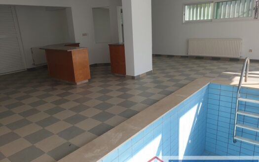 Huge 5 bedroom Villa with indoor swimming pool