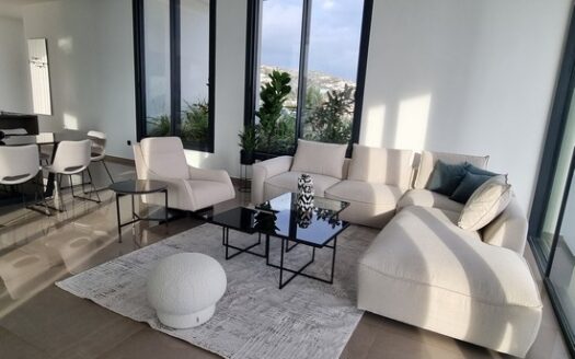 Whole floor 3 bedroom plus staff room on the beach