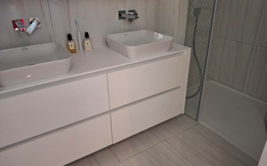 3 bedroom apartment for rent in new complex across the sesa