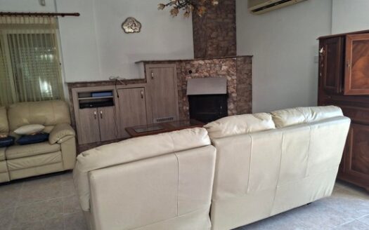 2 bedroom house with pool and photovoltaic panels furnished