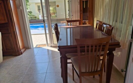 2 bedroom house with pool and photovoltaic panels furnished