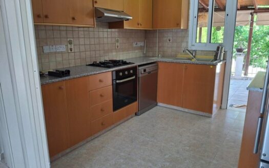 2 bedroom house with pool and photovoltaic panels furnished