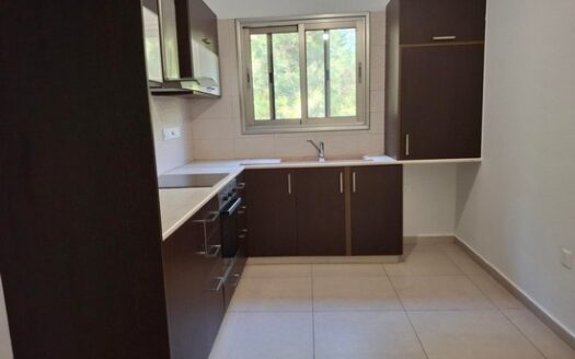 2 Bedroom spacious apartment in Zakaki furnished or unfurnished