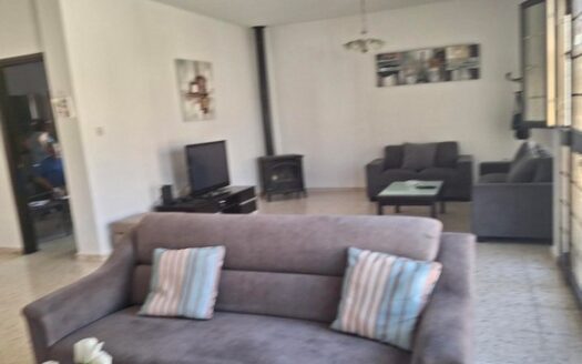 Detached 3 bedroom plus office of 4th bedroom in Mesa Geitonia