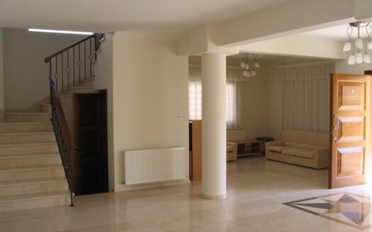 Spacious Four Bedroom House Tourist Area