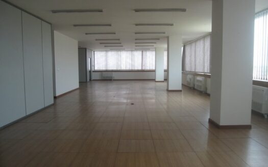 Commercial office building 4 office floors and showroom 1420m2