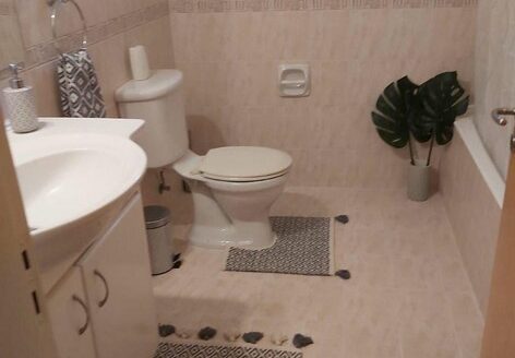 3 bedroom spacious apartment fully furnished walking distance to Limassol Marina