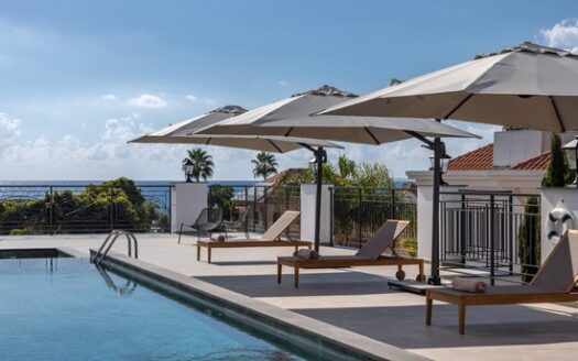 On the beach side Luxury 2 bedroms plus separate staff room stunning sea views