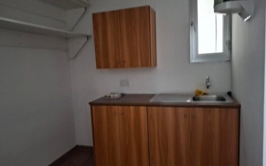 Commercial office on Makarios Avenue 88m2 Agia Zoni