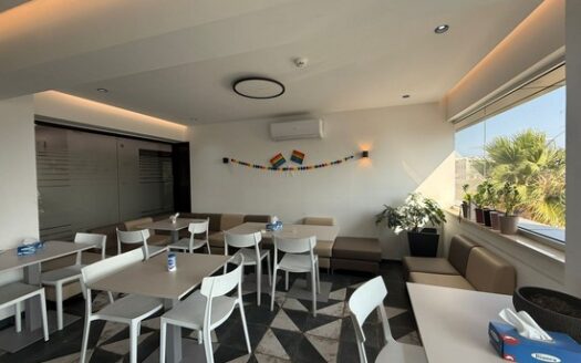 Spacious offices 1400M2 in prime business hub location with very easy access
