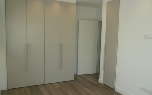 3 bedroom spacious apartment with electrical appliances and underfloor heating