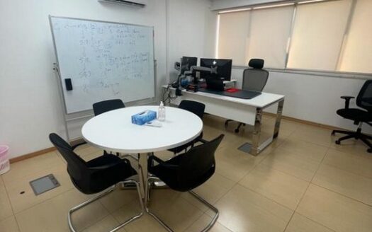 Modern Offices 339m2 with Raised Floors