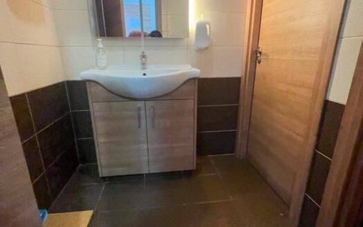 Modern Offices 339m2 with Raised Floors