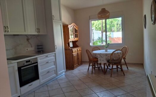 3 bedroom house plus office furnished with large garden