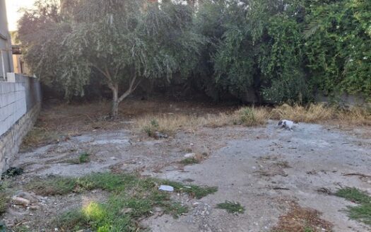 3 Bedroom detached house in Agia Phyla (2+1) Semi Furnished with big garden