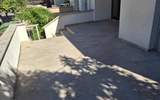 2 Bedroom house furnished house in Monovolikos