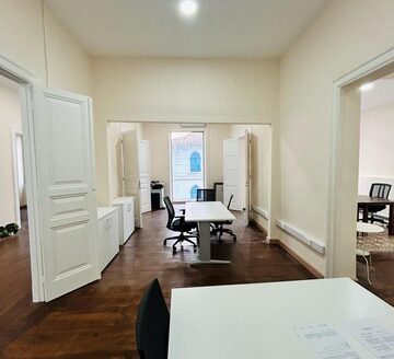 Furnished office 230m2 near the sea