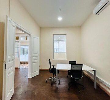 Furnished office 230m2 near the sea