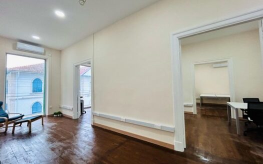 Furnished office 230m2 near the sea