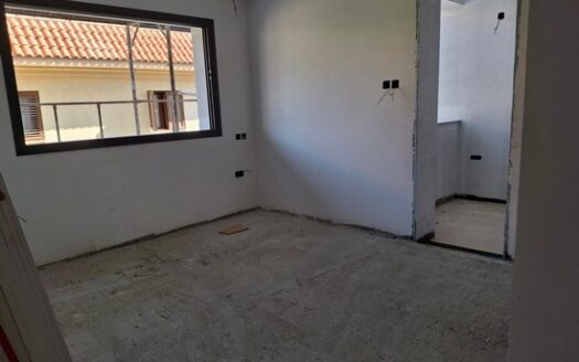 New 2 bedroom apartment small building with Photovotaic panels