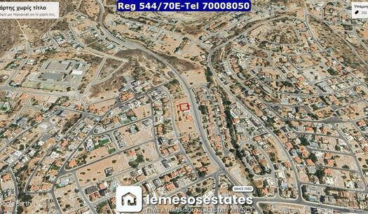 1/2 share of a plot in Agia Fyla