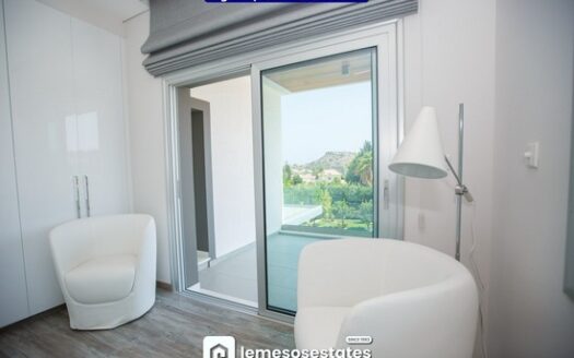 Modern 4-Bedroom Villa in Agios Tychon – Prime Coastal Living