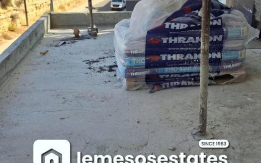 Stunning 2 bedroom apartment can be made into a 3 bedroom with amazing views