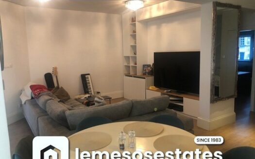 3 BEDROOM DUPLEX APARTMENT WITH COMMUNAL 5 MINUTES WALK TO THE SEA