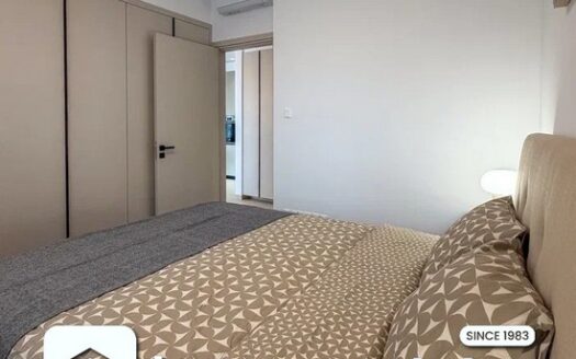 Stunning one bedroom apartment fiully furnished  with communal pool