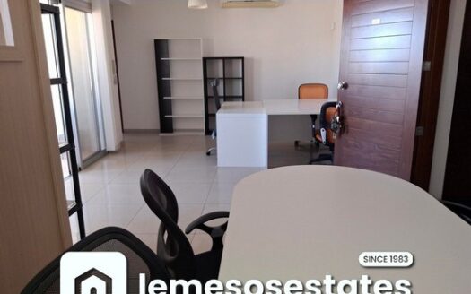 Furnished office 60m2 in Commercial building