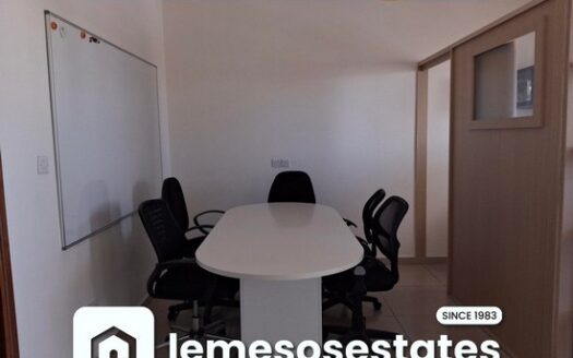 Furnished office 60m2 in Commercial building