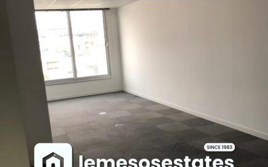 Hi Tech and Modern 400mtrs Office with Raised Floor and Many extras