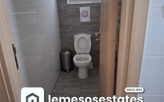 whole floor office 1000m2 with easy access to the highway