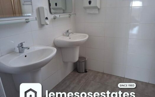 whole floor office 1000m2 with easy access to the highway