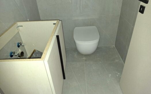 Stunning 3 bedroom city Penthouse with photovoltaics and roof garden