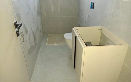 Stunning 3 bedroom city Penthouse with photovoltaics and roof garden