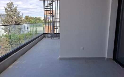 Stunning 3 bedroom city Penthouse with photovoltaics and roof garden