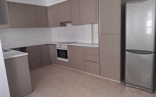 Spacious 3 Bedroom upper floor house in Petrou & Pavlou