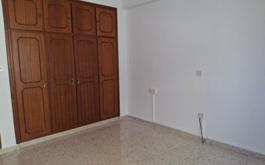 Spacious 3 Bedroom upper floor house in Petrou & Pavlou