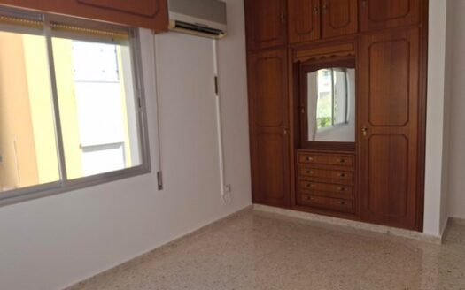 Spacious 3 Bedroom upper floor house in Petrou & Pavlou