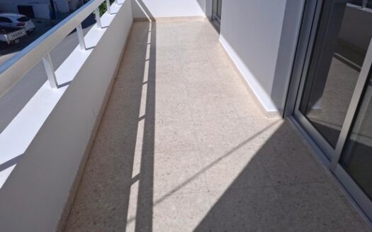 Spacious 3 Bedroom upper floor house in Petrou & Pavlou