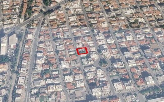 Half a plot of land located in the Agios Ioannis